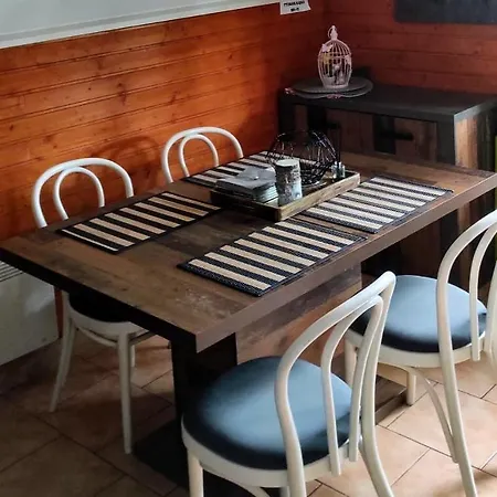 Planinska Vikendica Lucija Domek alpejski *