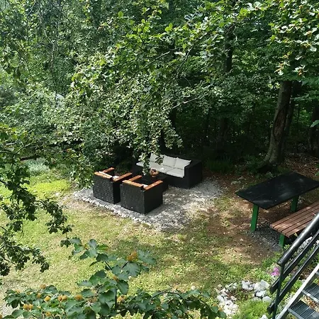 Planinska Vikendica Lucija 샬레 퓨지네